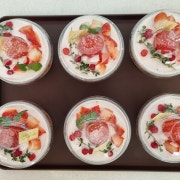 딸기 보틀 케이크 메뉴 사진(네이버)