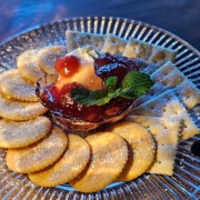 Cream cheese cracker 메뉴 사진(네이버)