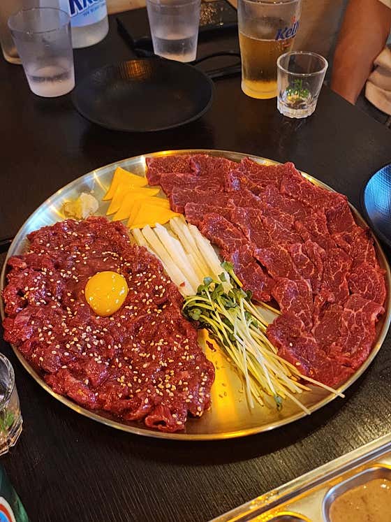 육회 1++ 뭉티기 1++ 메뉴 사진(네이버)