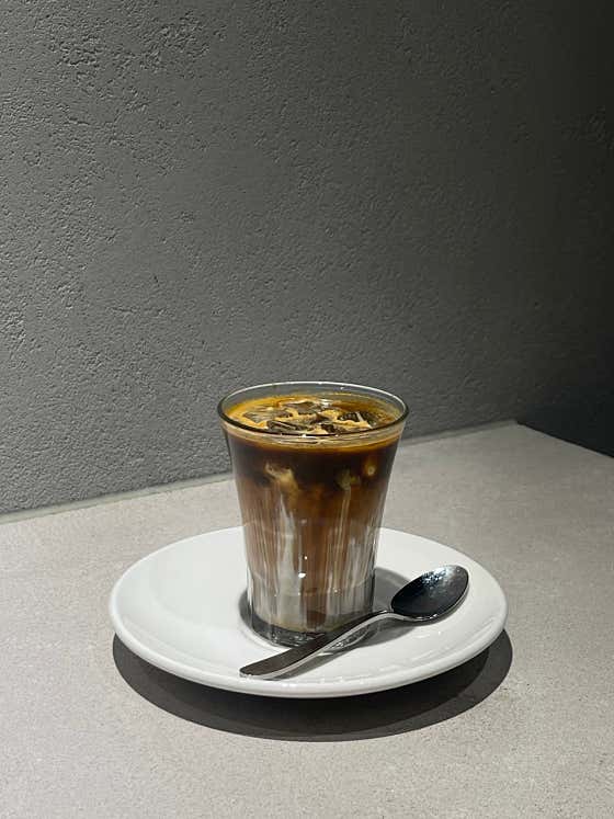 이리데센트 라떼 메뉴 사진(네이버)