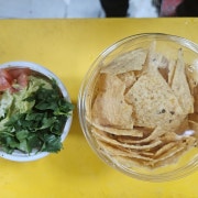 구아카몰레 나초 메뉴 사진(네이버)