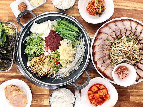 육솔촌돼지찌개 · 네이버 지도·플레이스 8