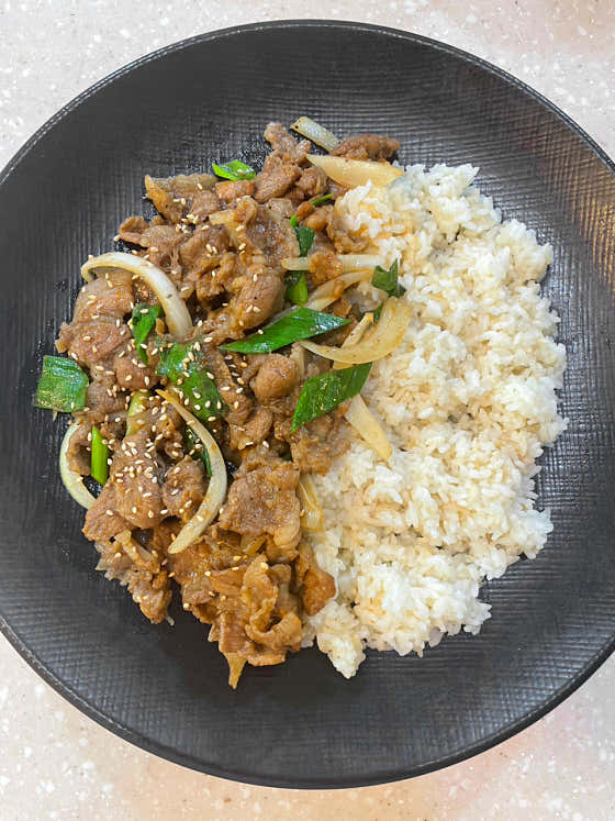 돼지불고기덮밥 메뉴 사진(네이버)