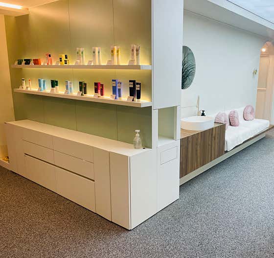 더로웰에스테틱 (국회의사당역) 매장 사진 2