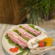 한돈삼겹살(100g) 메뉴 사진(네이버)