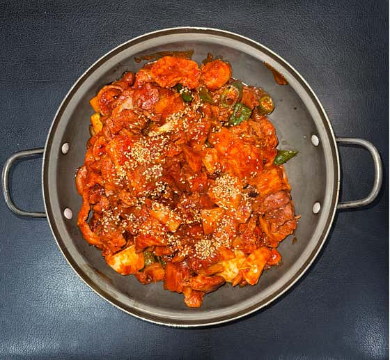 검정돼지 두루치기 메뉴 사진(네이버)