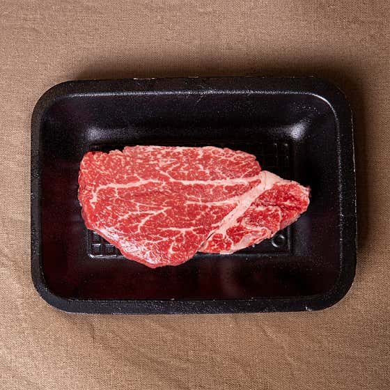 셰프가 숙성한 투뿔 안심/ 150g 메뉴 사진(네이버)