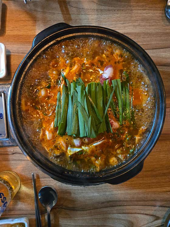 한우곱창전골 중 메뉴 사진(네이버)