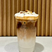 아몬드크림라떼 메뉴 사진(네이버)