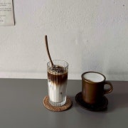 커피와 귀리 / 커피와 완두 메뉴 사진(네이버)