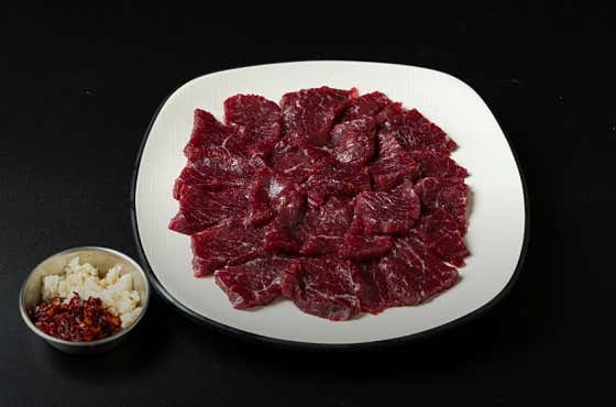 한우 뭉티기(200g) 메뉴 사진(네이버)