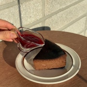 바스크초코치즈with라즈베리콩포트 메뉴 사진(네이버)