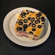 블랙올리브 바질햄치즈 치아바타 메뉴 사진(네이버)