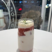 딸기라떼 메뉴 사진(네이버)