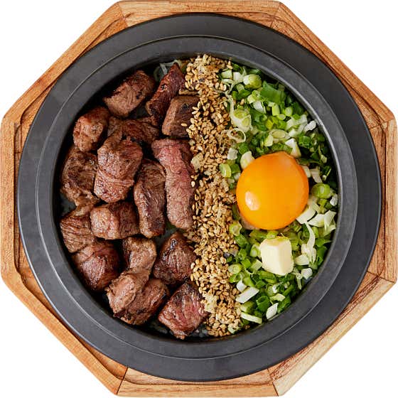 스테이크솥밥 메뉴 사진(네이버)