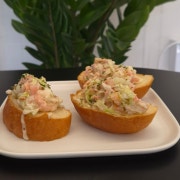 훈제연어 샌드위치(3pc) 메뉴 사진(네이버)