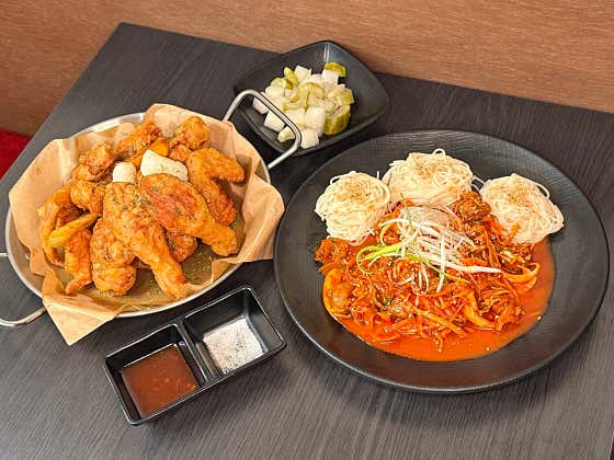 골치(골뱅이소면+치킨) 메뉴 사진(네이버)
