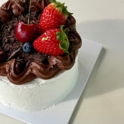 발로나 초코 딸기 미니 케이크 메뉴 사진(네이버)