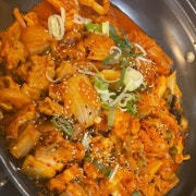 통돼지김치뽁음 메뉴 사진(네이버)