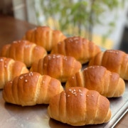 플레인 쌀 소금빵 메뉴 사진(네이버)