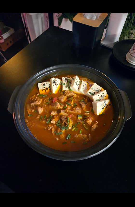 토미네 돼지찌개 메뉴 사진(네이버)