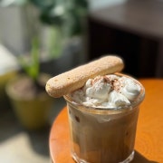 티라미수 라떼 메뉴 사진(네이버)