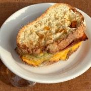 깜빠뉴 샌드위치(햄앤치즈) 메뉴 사진(네이버)