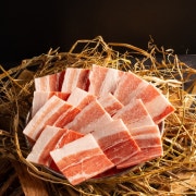짚불 훈연 냉삼 1인분(160g) 메뉴 사진(네이버)