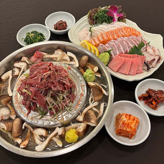 송고버섯 소불고기+모둠회(중.석식) 메뉴 사진(네이버)