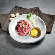1++ 한우 육회 100g/200g 메뉴 사진(네이버)