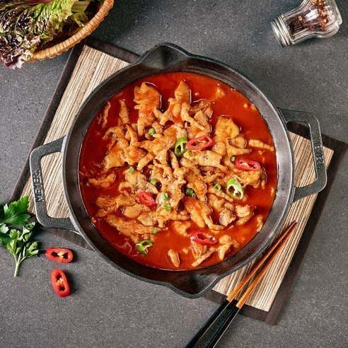 무뼈국물닭발-대 메뉴 사진(네이버)