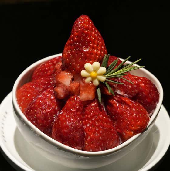 W/S 홍희딸기빙수 (4월 한정판매) 메뉴 사진(네이버)