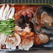 얼큰짬뽕해물전골 중 메뉴 사진(네이버)