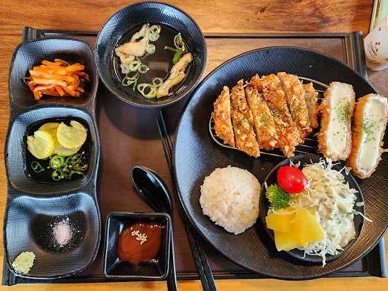반반돈까스 메뉴 사진(네이버)