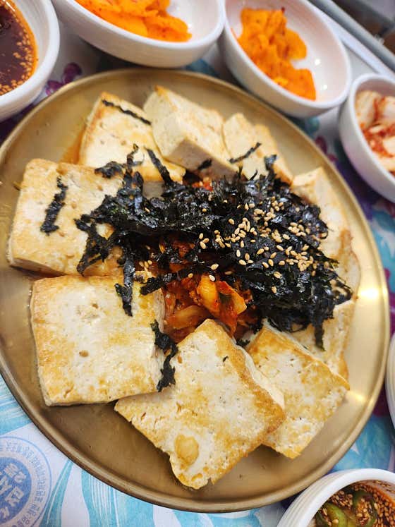 두부김치 메뉴 사진(네이버)