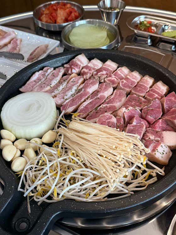 돈도 돼지의길 수영 민락점 · 네이버 지도·플레이스 2