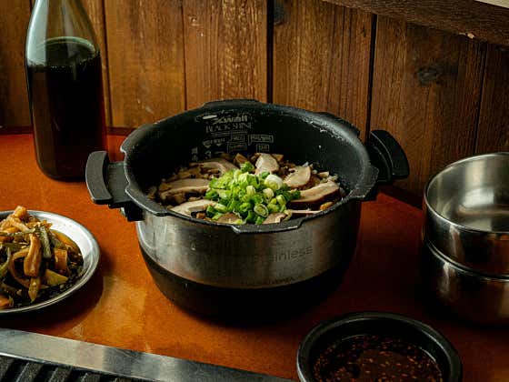 🍄갓 지은 뭉텅 특밥(2인) 메뉴 사진(네이버)