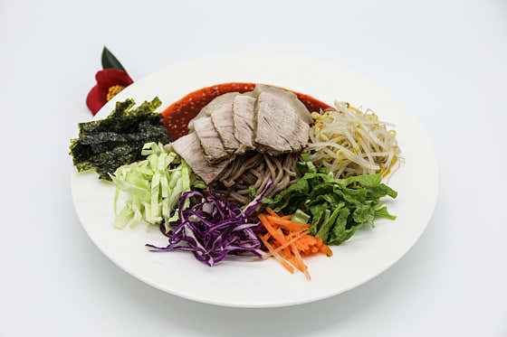 흑돼지 비빔국수 메뉴 사진(네이버)