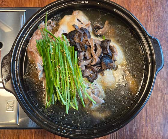 능이오리누룽지백숙 메뉴 사진(네이버)