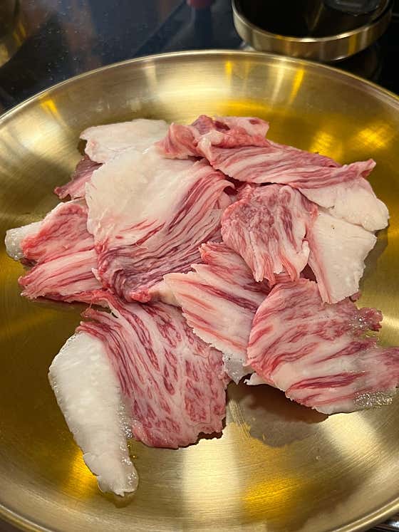 한우 투뿔 생 차돌박이 (180g) 메뉴 사진(네이버)