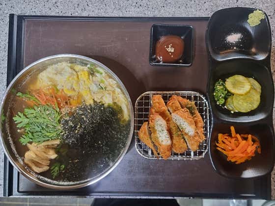 등심온쫄면세트 메뉴 사진(네이버)