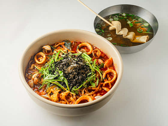매운오징어비빔칼국수 메뉴 사진(네이버)