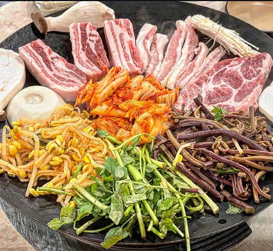 아중솥뚜껑삼겹살 · 네이버 지도·플레이스 4
