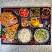 숯불훈연 특로스돈카츠 정식 메뉴 사진(네이버)