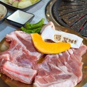 돼지생갈비(뼈삼겹) 메뉴 사진(네이버)