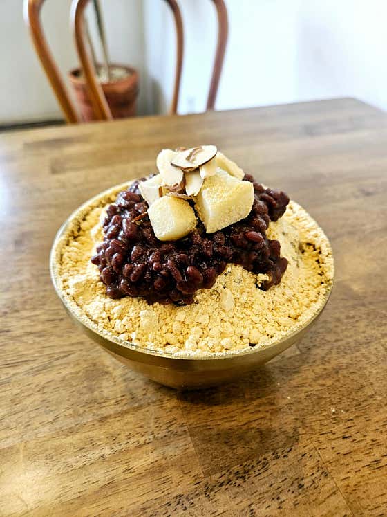 (수제팥)인절미눈꽃팥빙수(2인기준) 메뉴 사진(네이버)