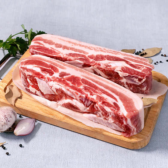 명품 삼겹살 200g 메뉴 사진(네이버)
