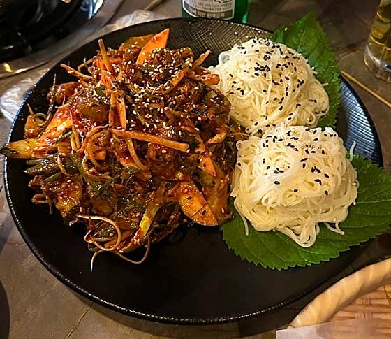둘이 무쳐 더 맛있는 골뱅이무침 메뉴 사진(네이버)