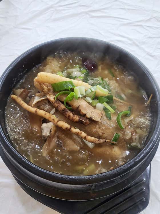 백하수오 약초삼계탕 메뉴 사진(네이버)