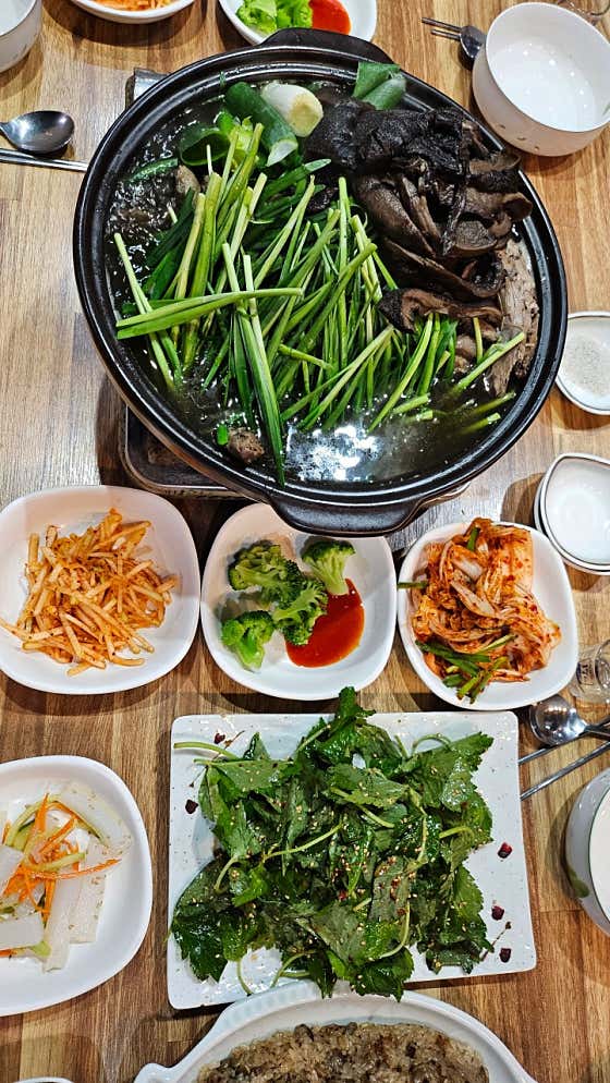 한방 능이 토종닭 백숙 메뉴 사진(네이버)